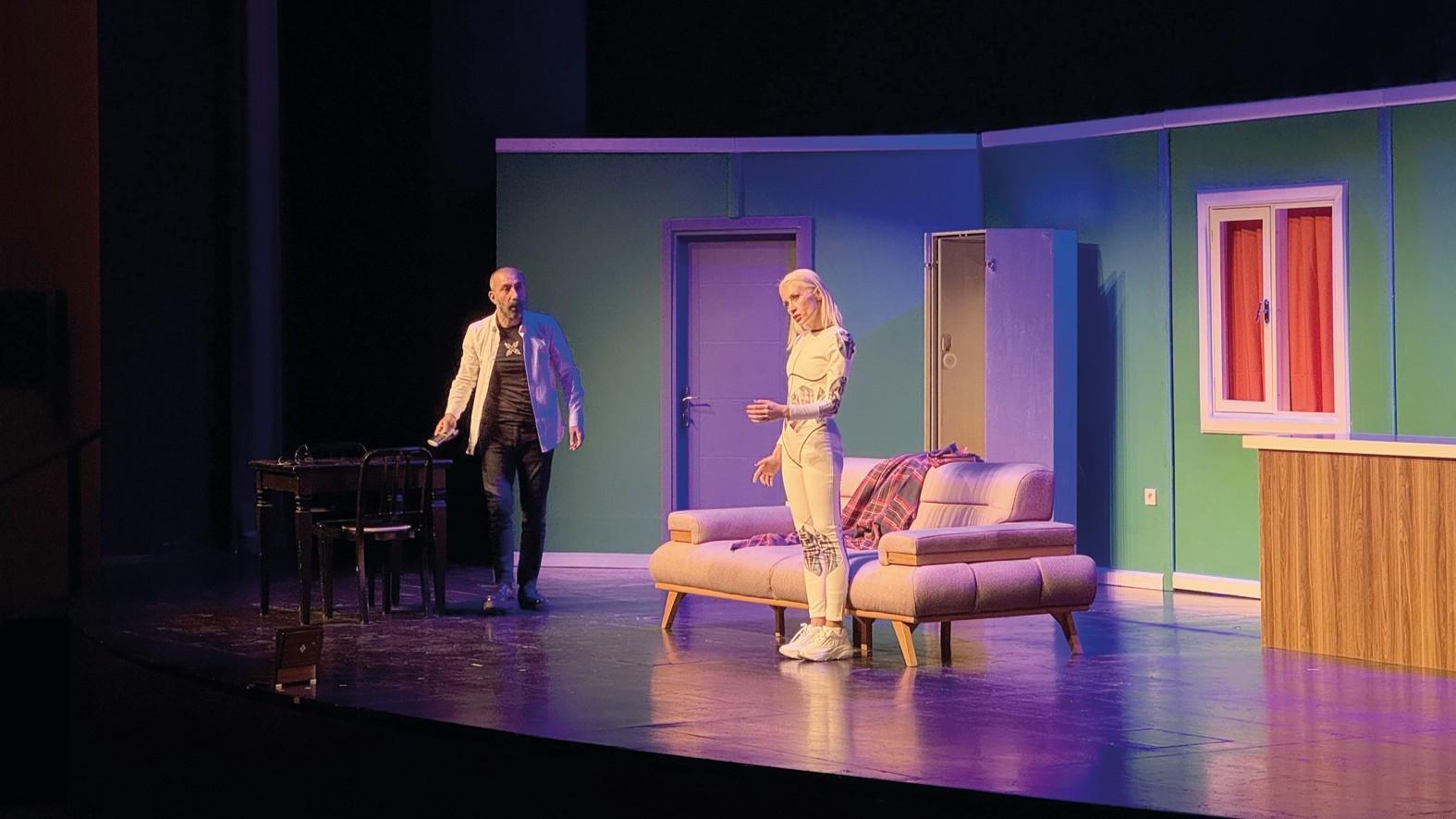 AI-powered humanoid robot takes the stage at AKM
