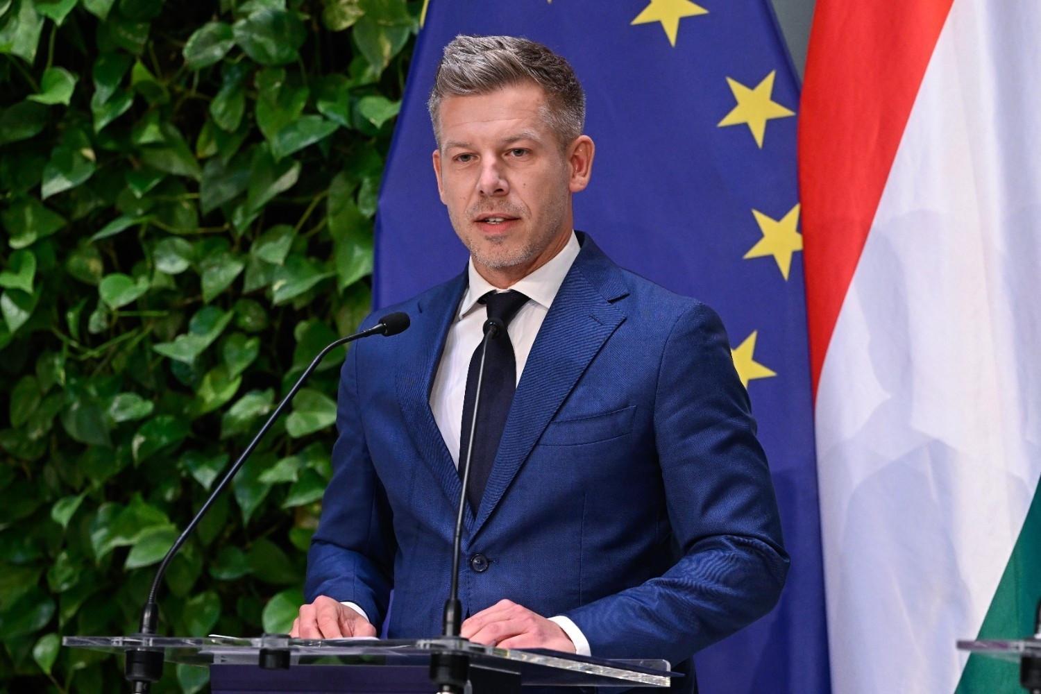 Hungary PM visits Poland, Austria to restore ties