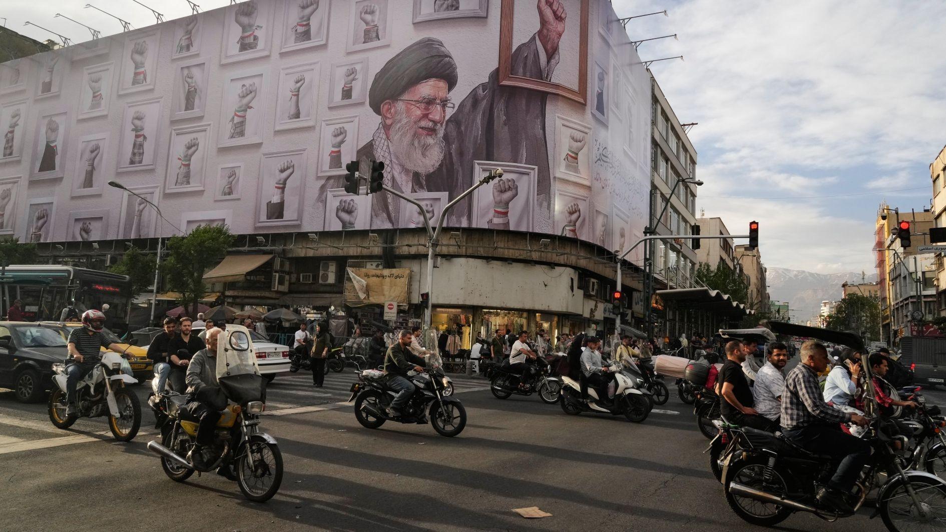 Iran weighs US offer as Trump says peace talks on 'borderline'