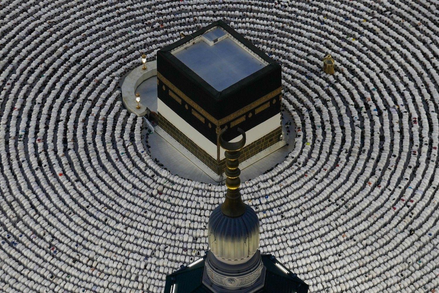 Pilgrims kick off hajj as war's trajectory hangs in the balance