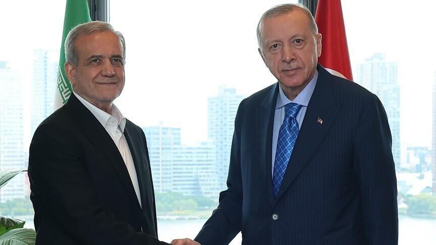 Türkiye ready to support efforts for peace, Erdoğan tells Iranian counterpart