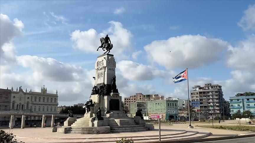 Under US pressure, Cuba appeals for international help