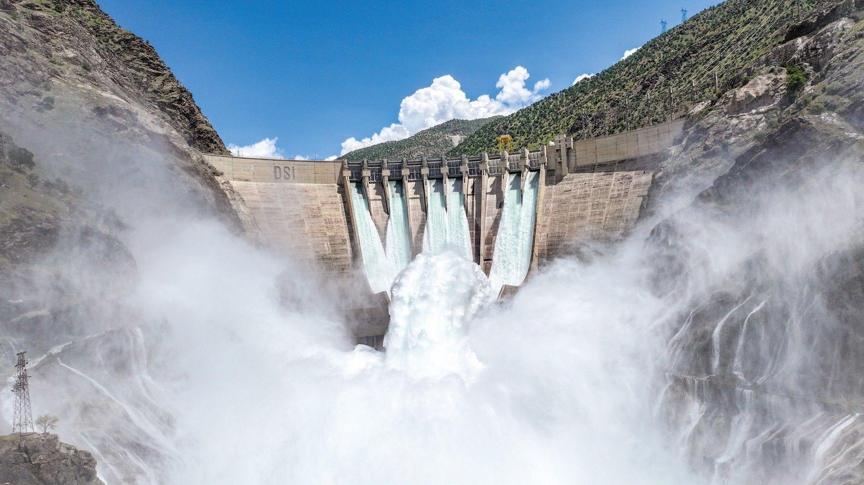 Drought-hit cities now battle overflowing dams