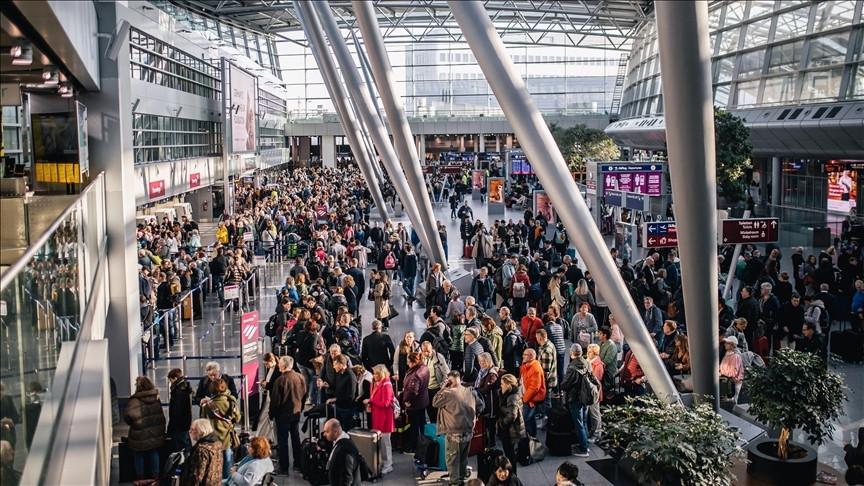 Munich airport briefly halts flights after drone alert
