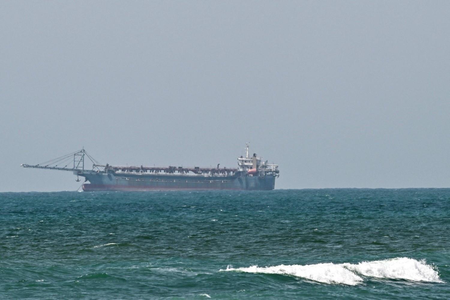 Some vessels run ‘dark voyages’ through Hormuz: Report