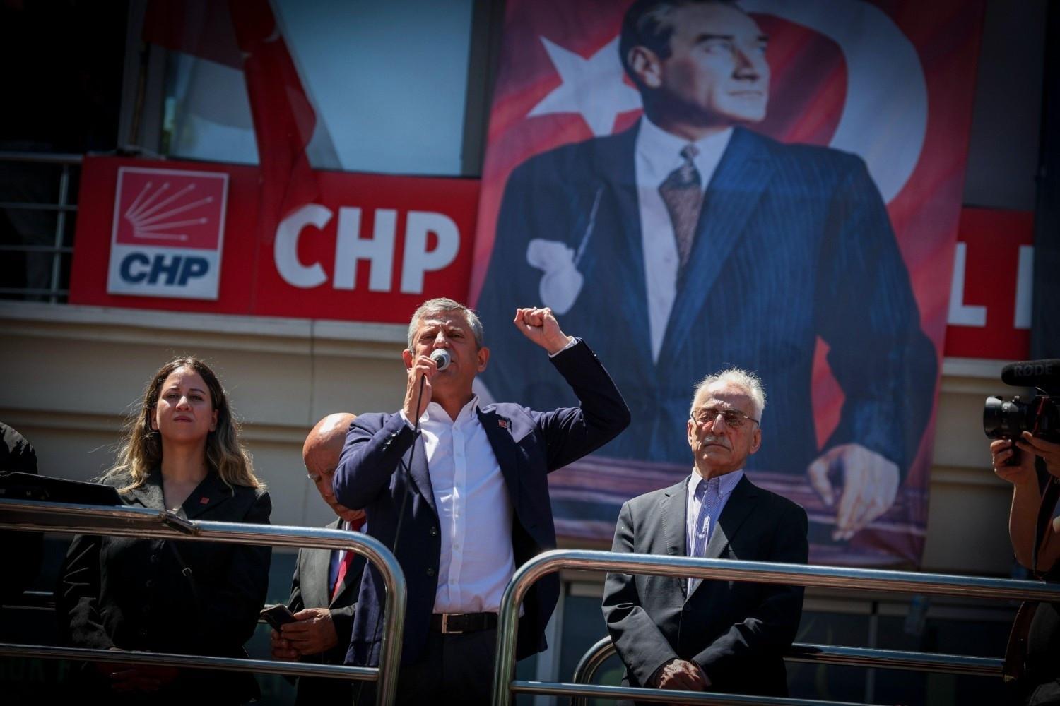 CHP’s Özel, Kılıçdaroğlu stage parallel Eid events in Ankara
