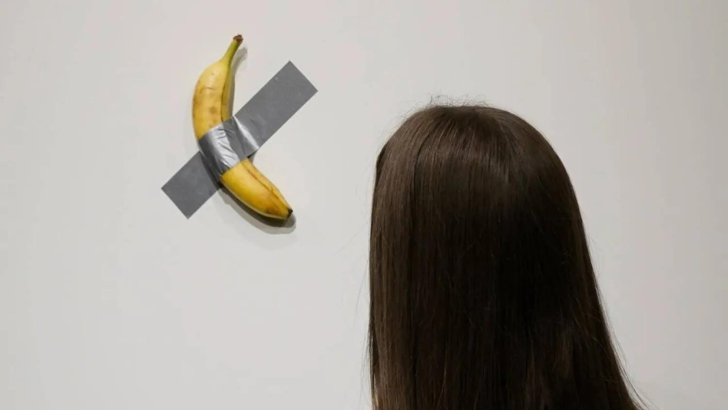 French museum reports theft of arty banana