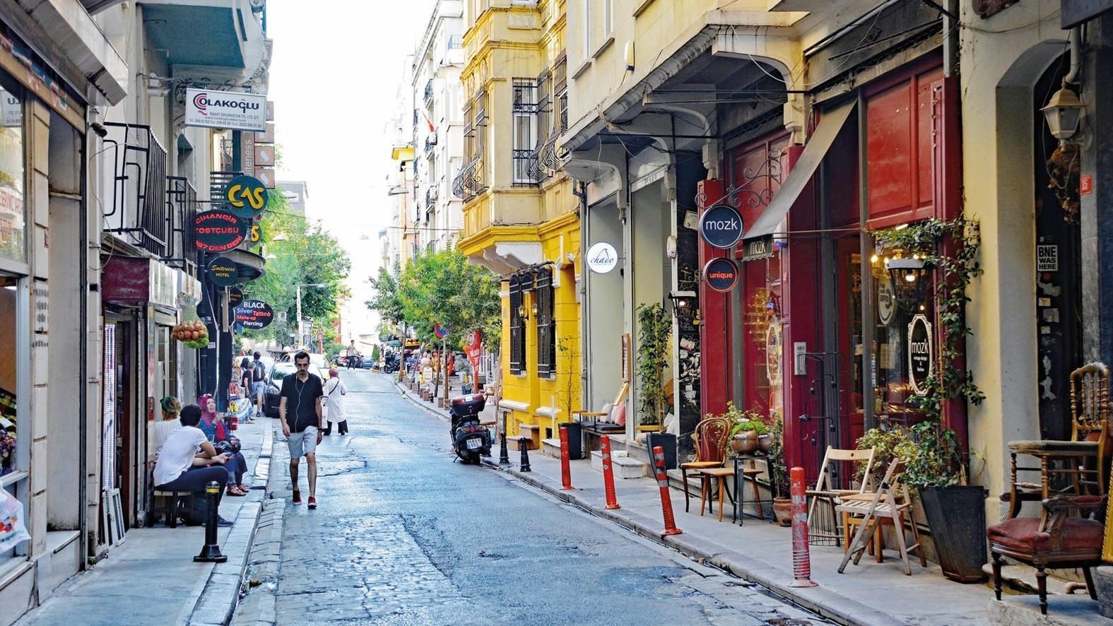 Istanbul cafes introduce strict limits for remote workers