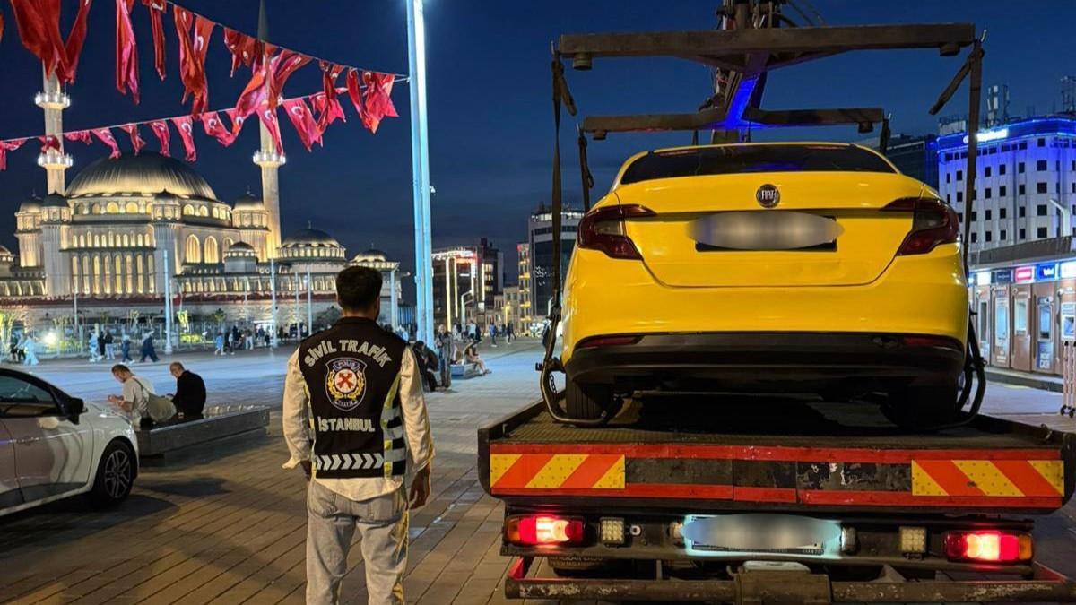 Driver penalized after overcharging US streamer following Travis Scott event