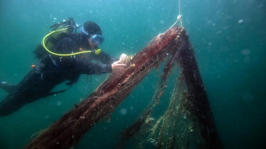 Ghost net larger than Çamlıca Tower pulled from Marmara Sea