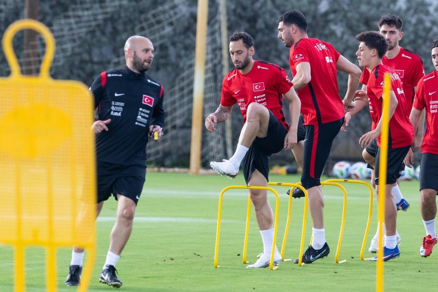 Türkiye's national team holds first training session in Florida ahead of World Cup