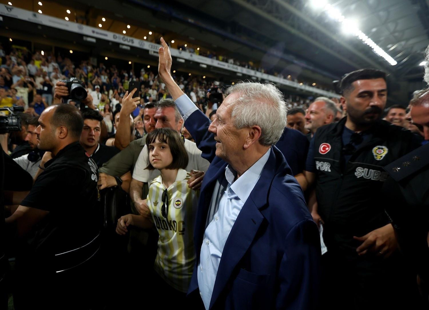 Aziz Yıldırım elected Fenerbahçe president in extraordinary vote