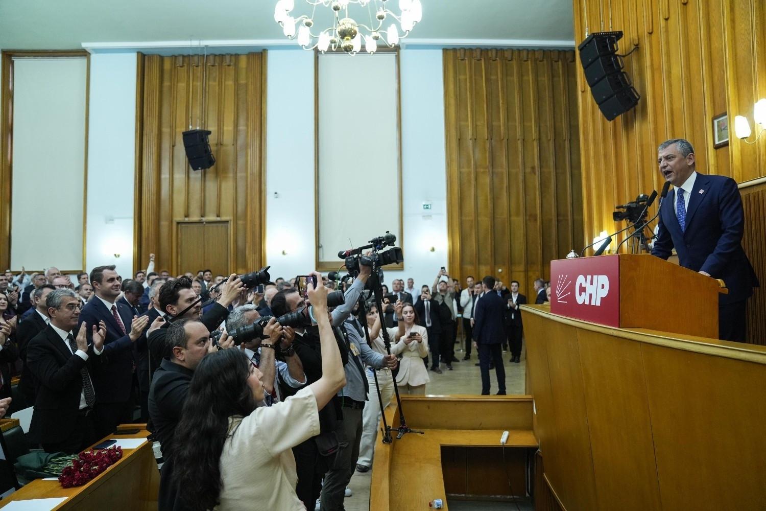CHP narrowly avoids crisis in parliament