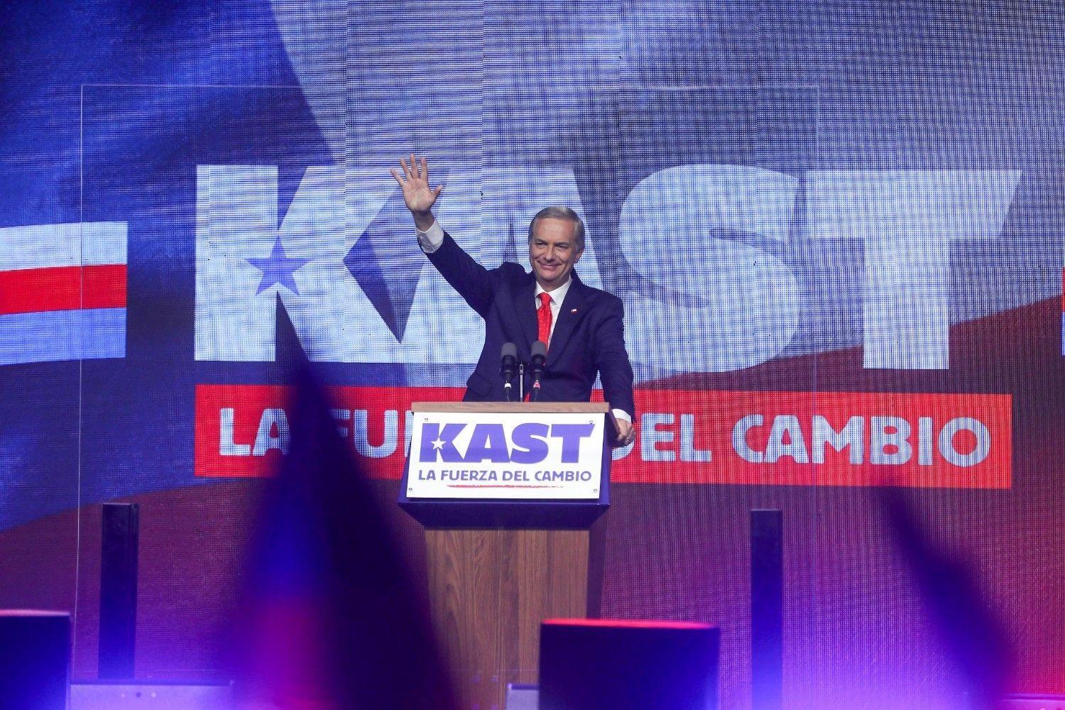 Chilean government abandons zero-deficit plan after protests
