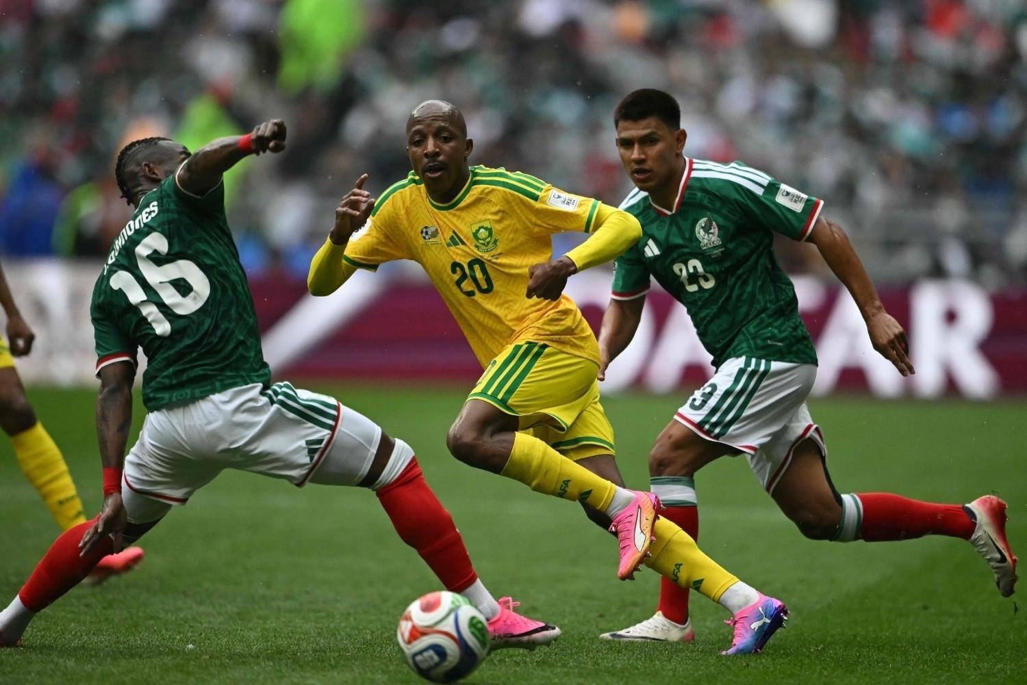 Co-hosts Mexico kick off World Cup with dramatic victory