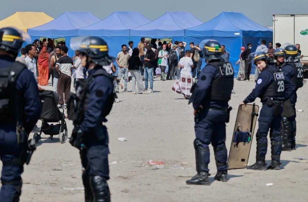 EU lawmakers to approve migrant detention and deportation boost