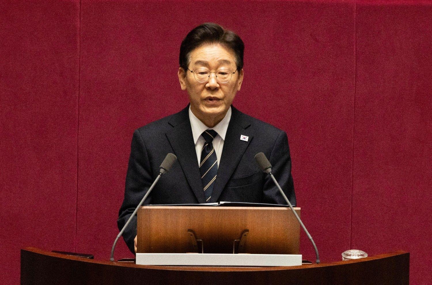 South Korea president urges Trump to help make peace with North
