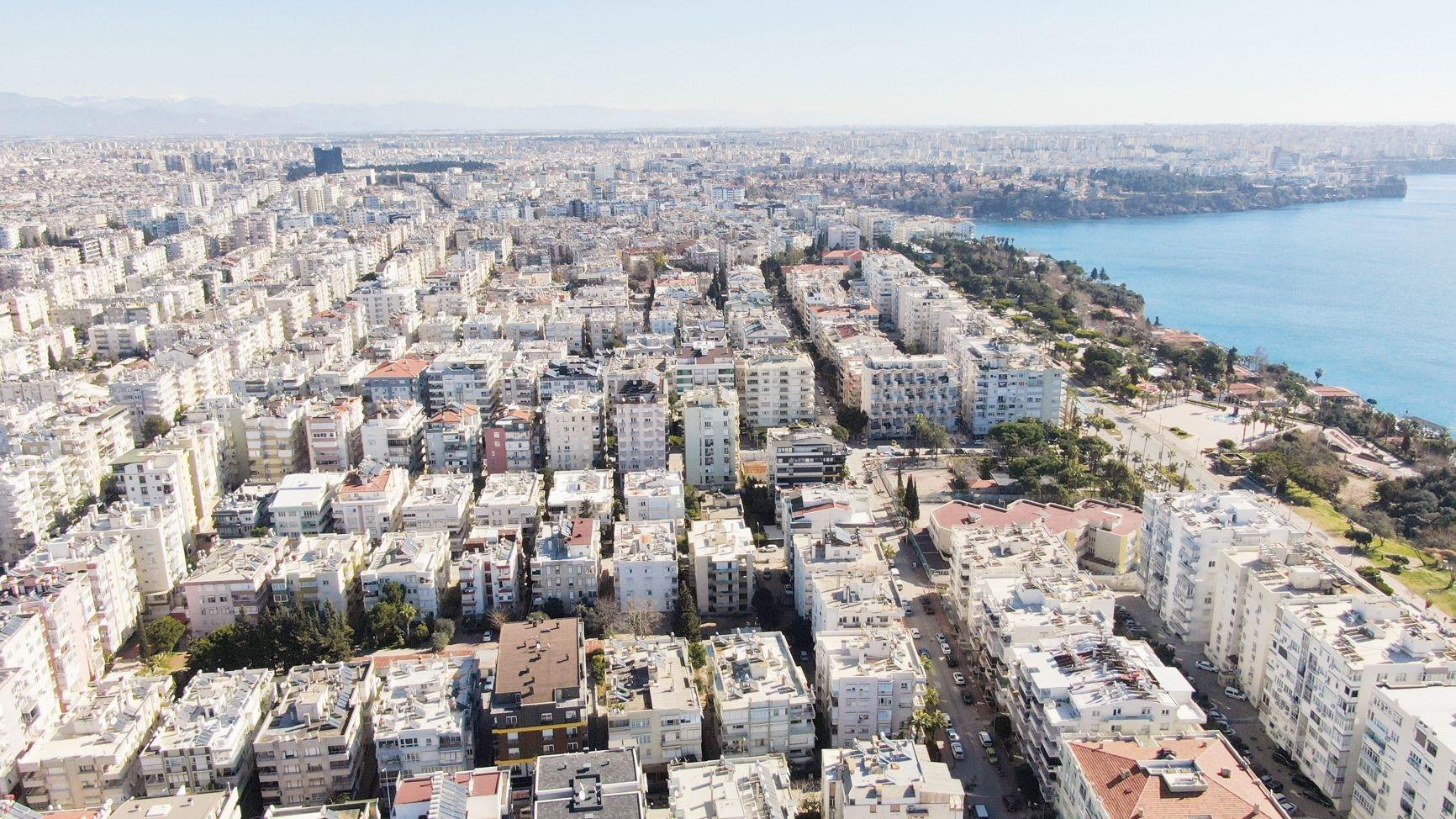 Some 94,000 homes sold in May, market contracts 31 percent