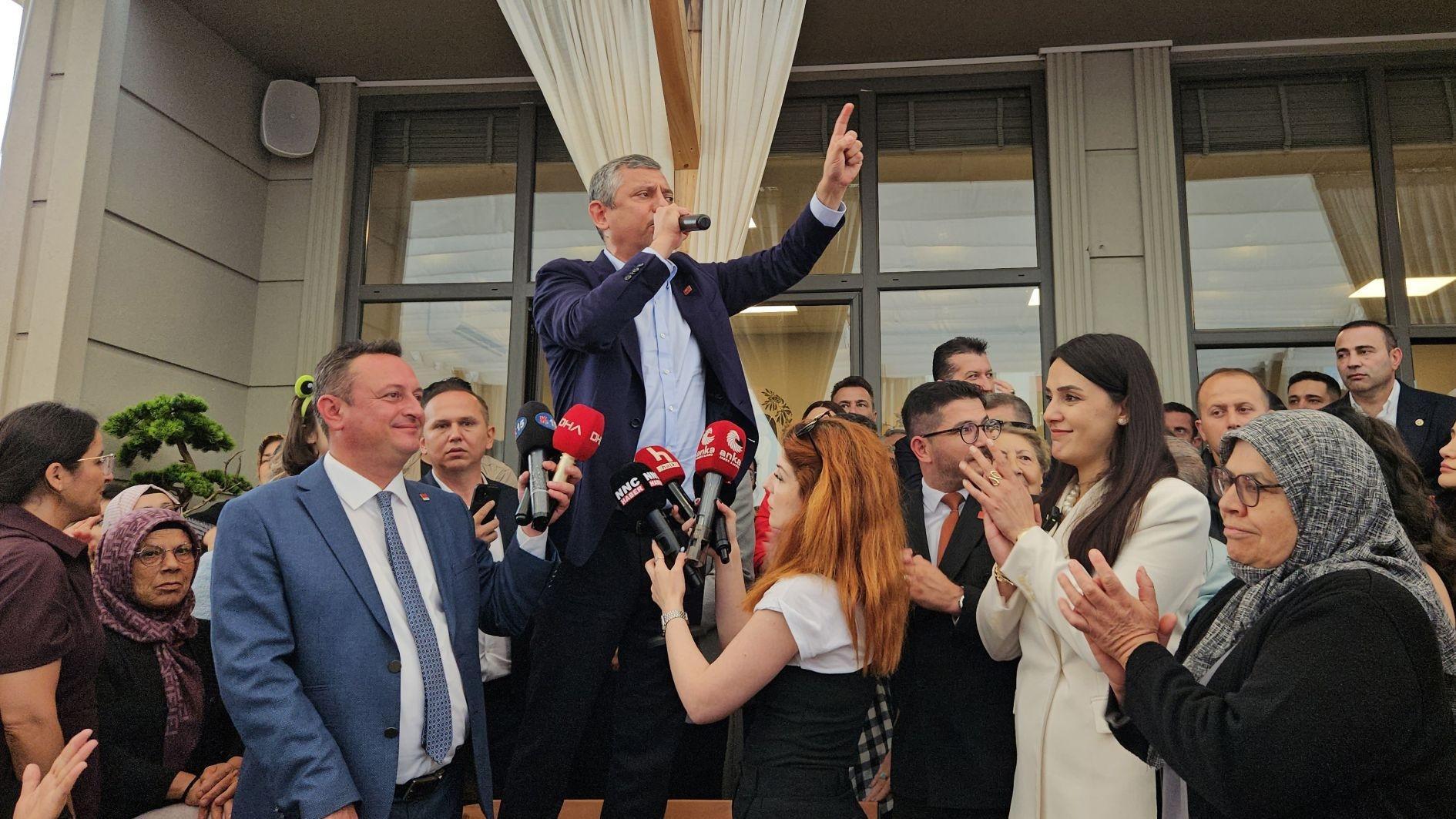 Ousted CHP leader vows political campaign in public spaces