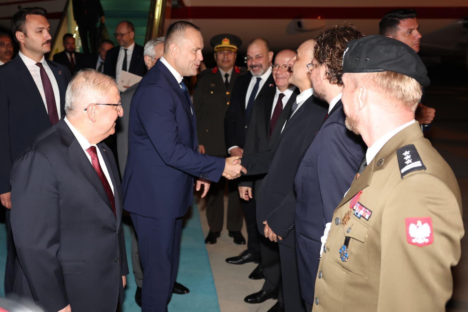 Türkiye hosts Polish president for two-day visit