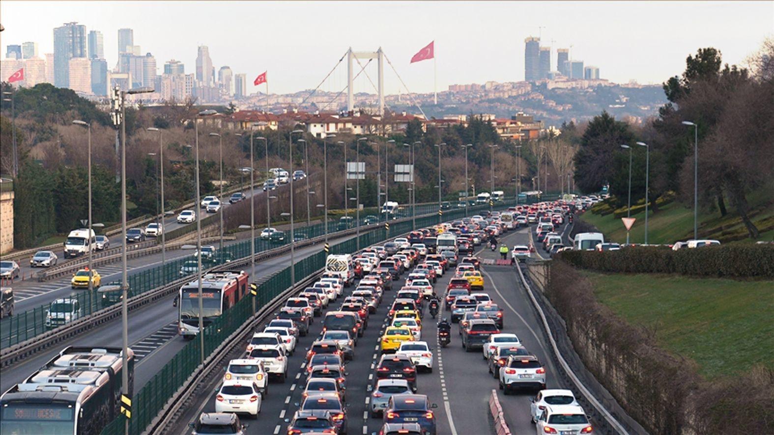 Istanbul’s traffic gridlock reshapes daily routines