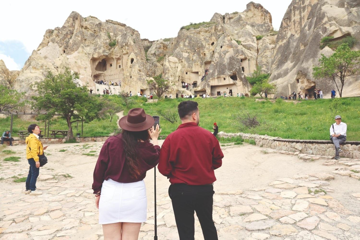 Cultural tours gain popularity as travelers seek lower-cost alternatives