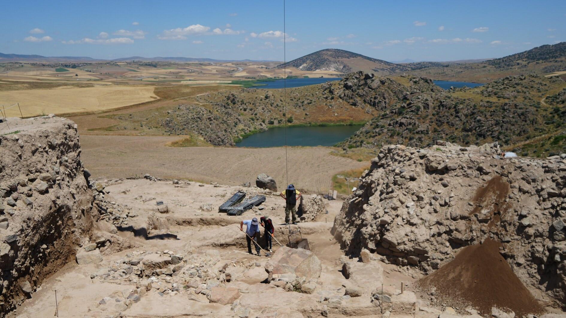 Excavations uncover traces of Alexander the Great-era site