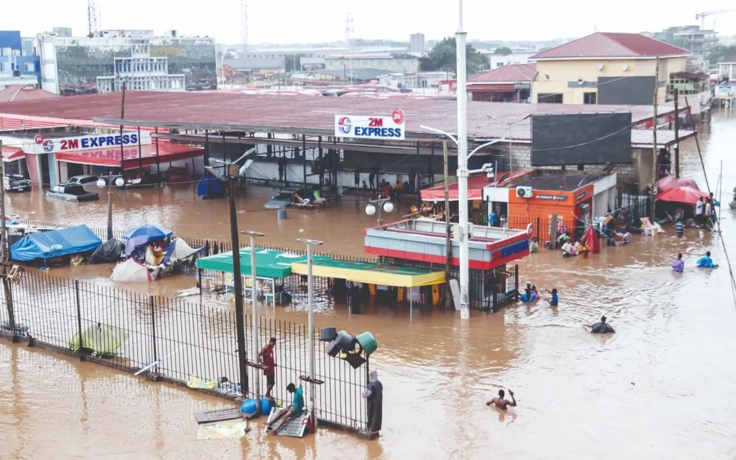 Floods paralyze Ghana capital, kill three