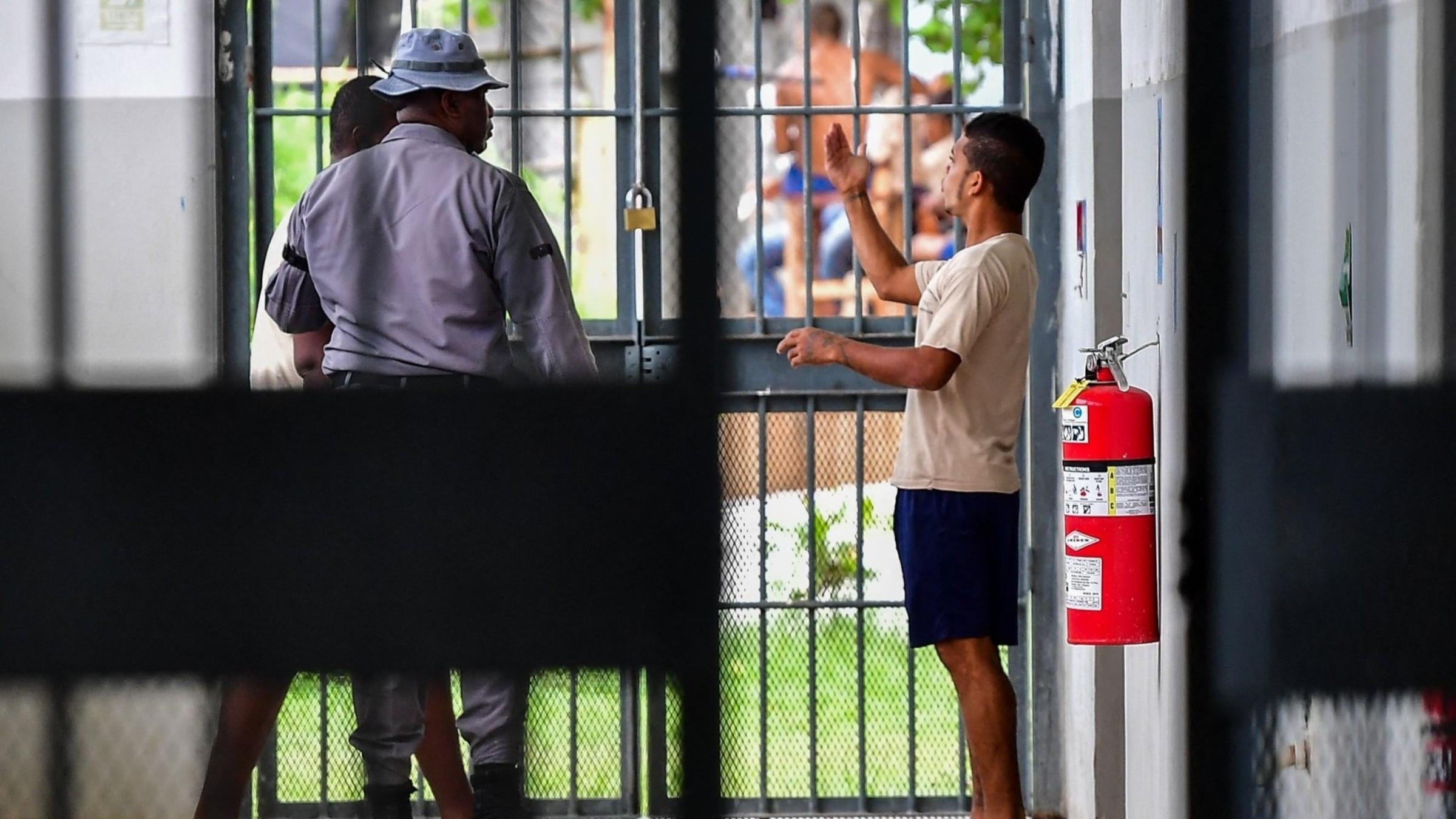Panama to build a maximum-security prison for gang leaders