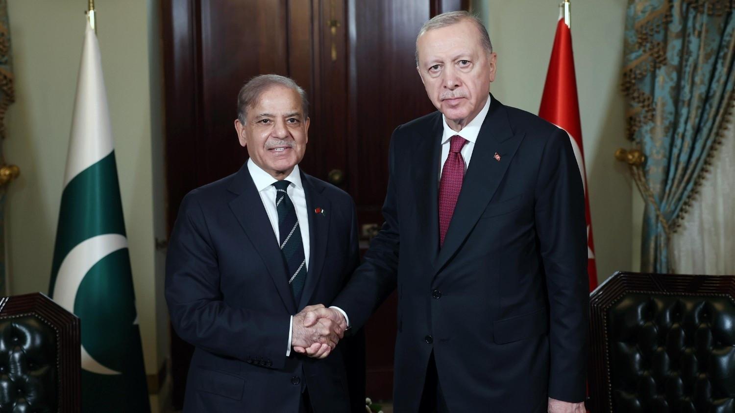 Pakistan premier visits Türkiye to boost ties