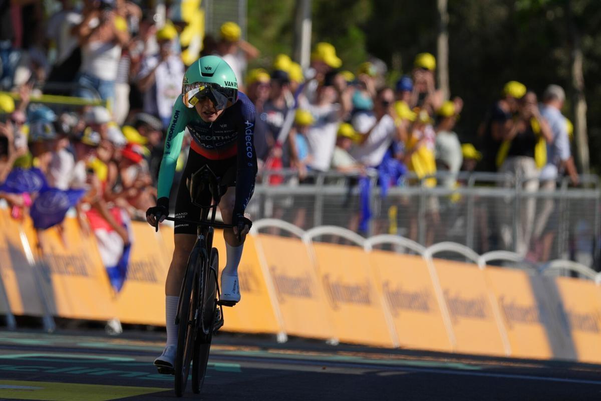 Seixas limits damage on hotly-anticipated Tour debut