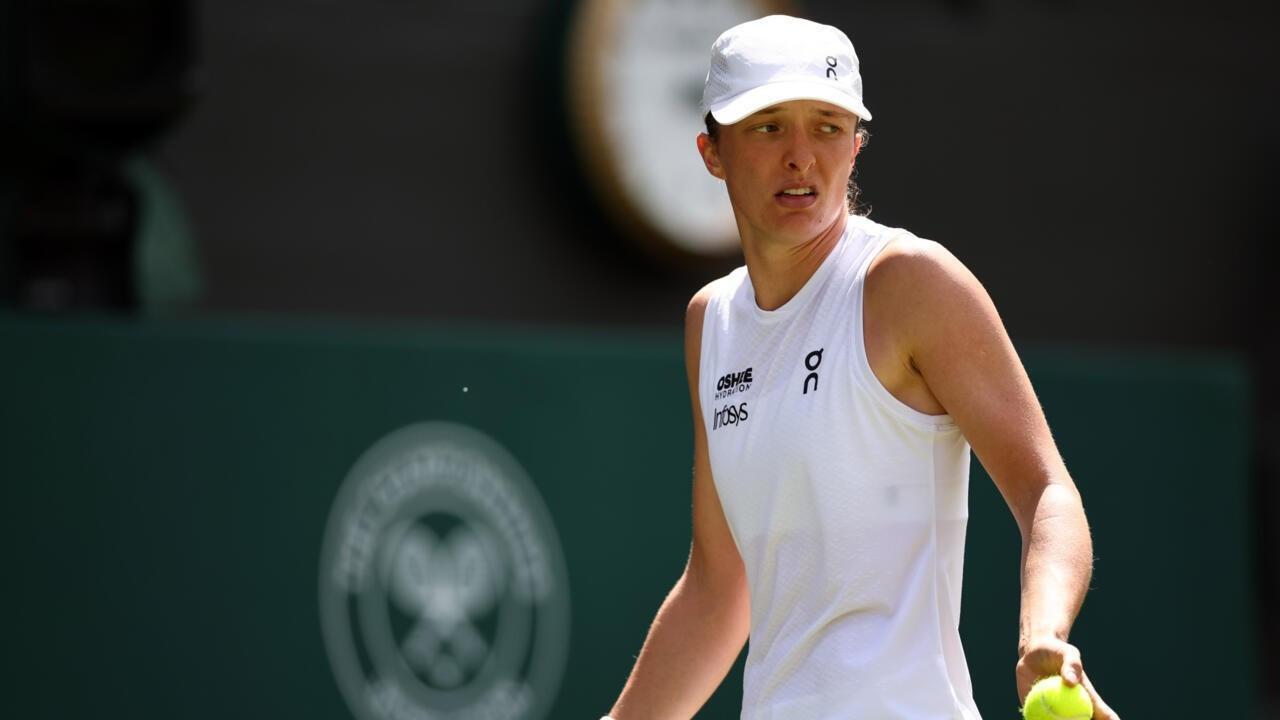 Swiatek dumped out of Wimbledon by Eala