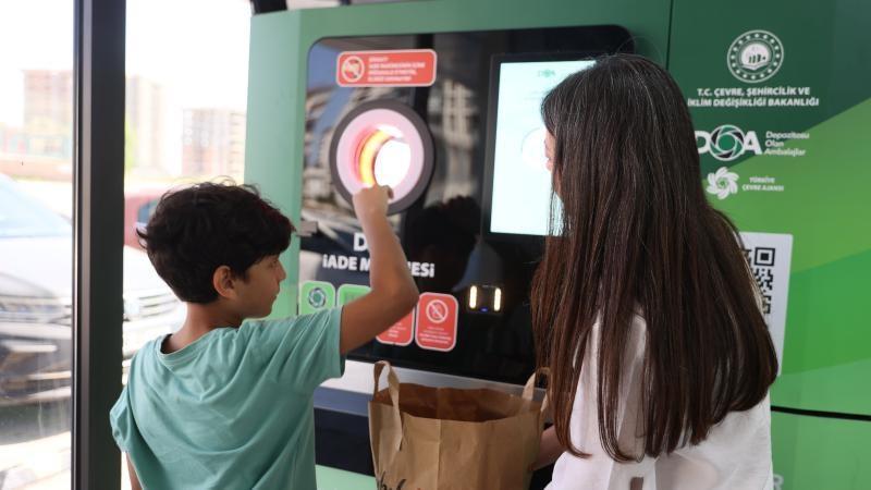 Türkiye’s waste return system collects 7.6 mln containers in five days