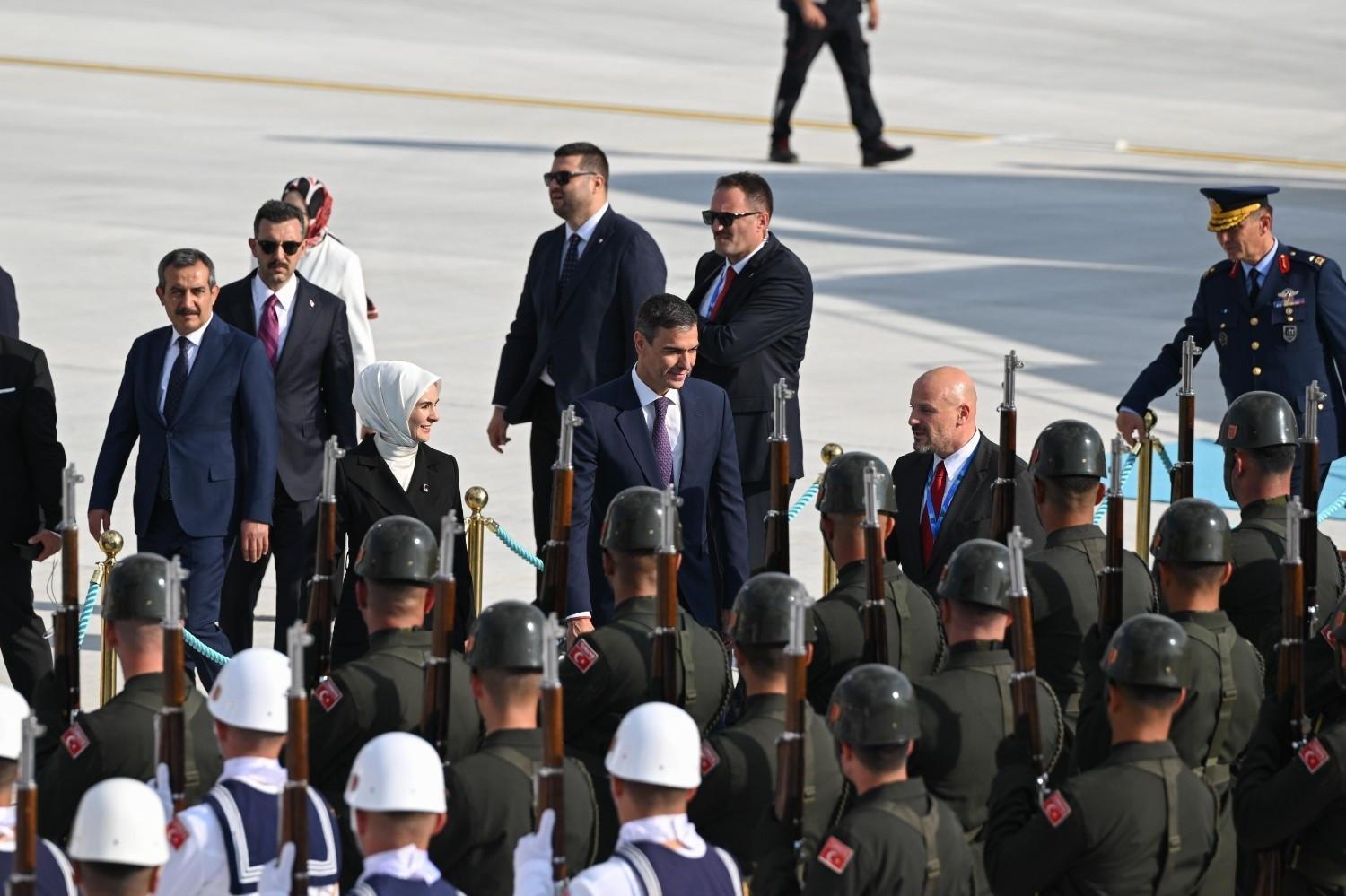 NATO leaders arrive in Ankara for summit