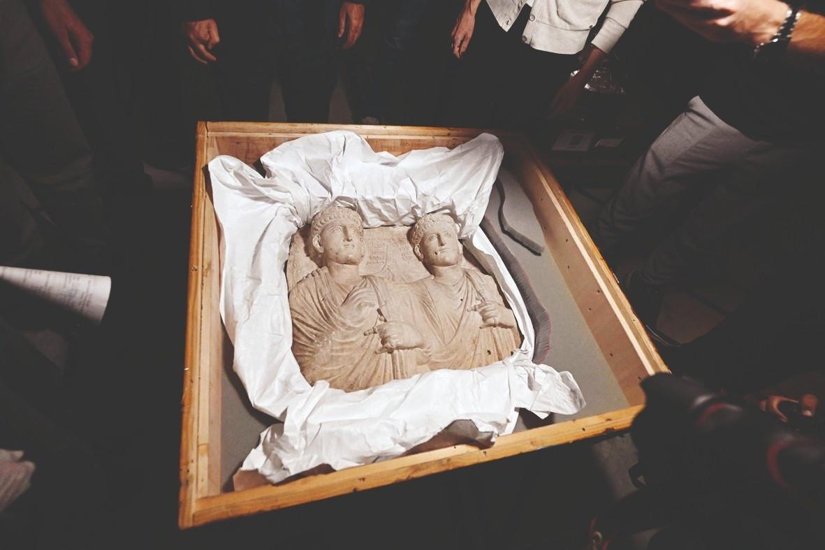 France returns Syrian artifacts after Macron visits Damascus
