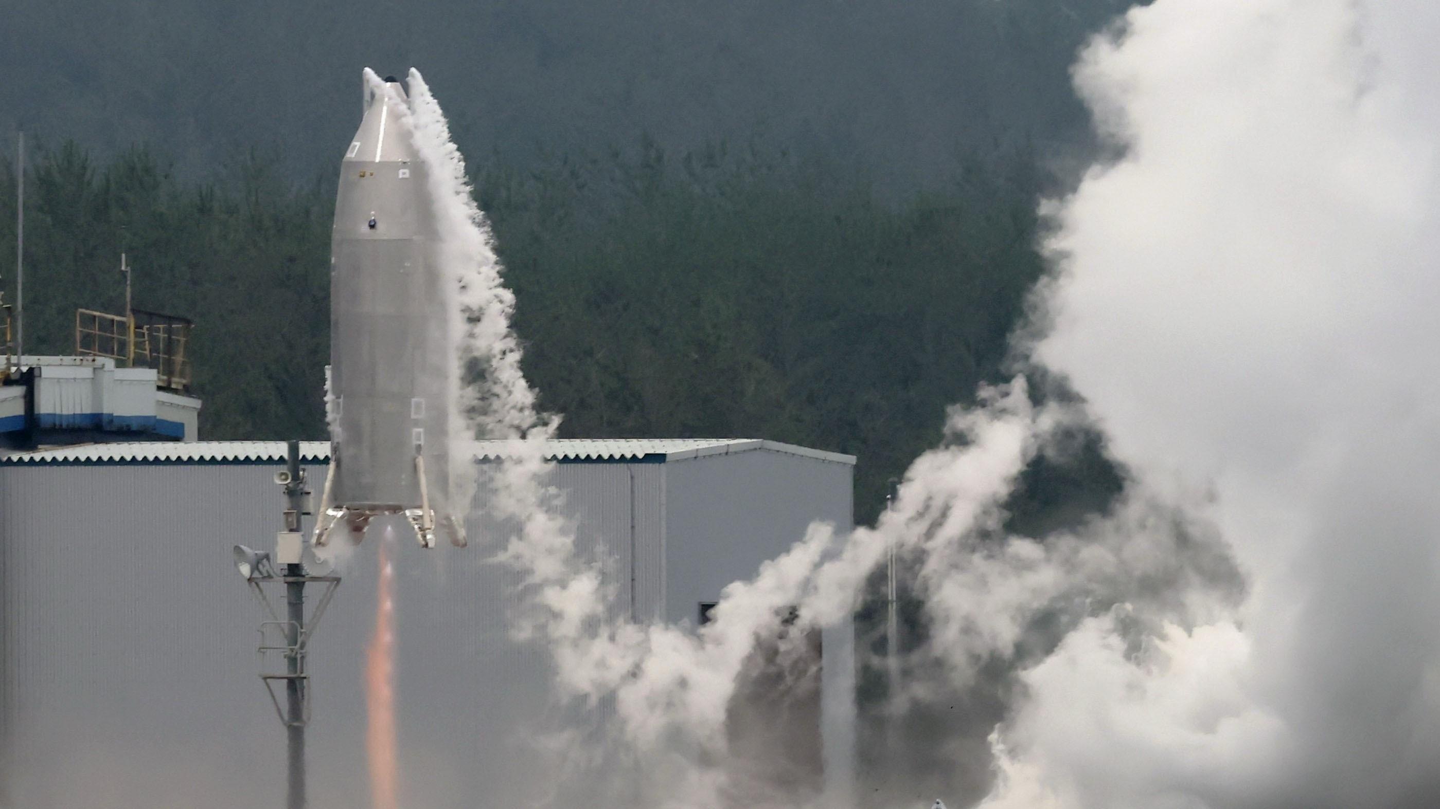 Japan successfully launches, lands reusable rocket