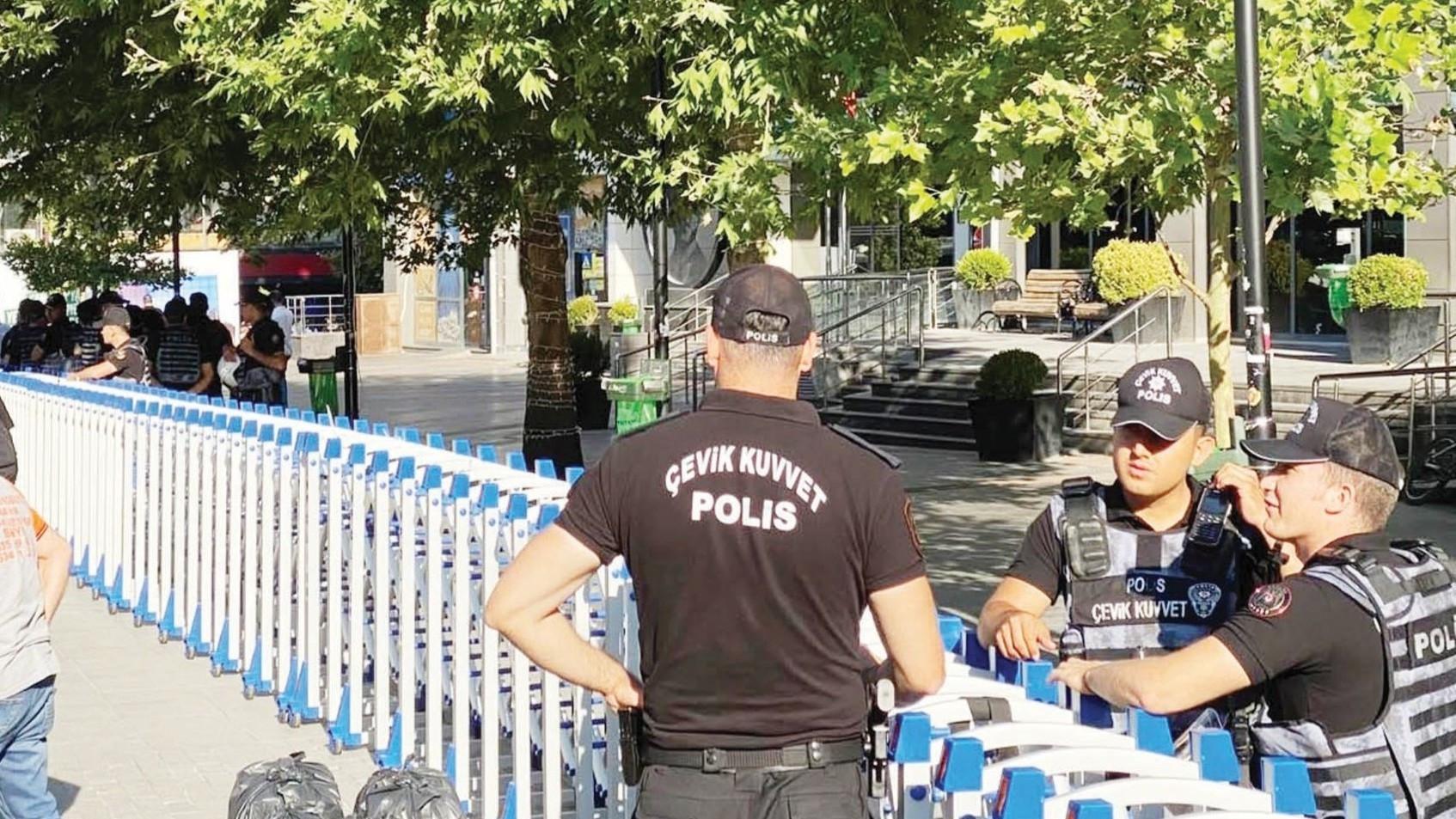 Fresh operations hit main opposition-run district in Ankara