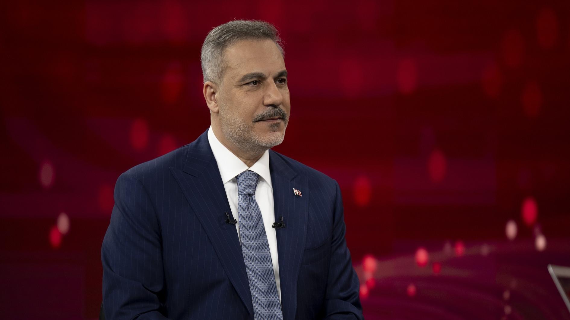 Turkish top diplomat to attend Ukraine coalition summit in Paris