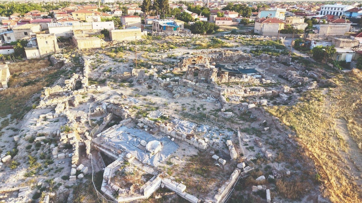 Tyana excavations uncover Late Roman graves