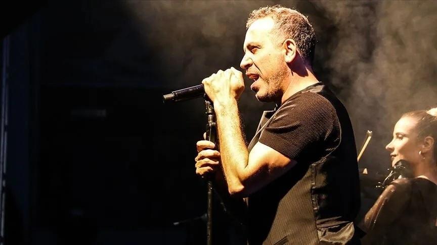 Turkish singer Levent detained in quake charity fund probe