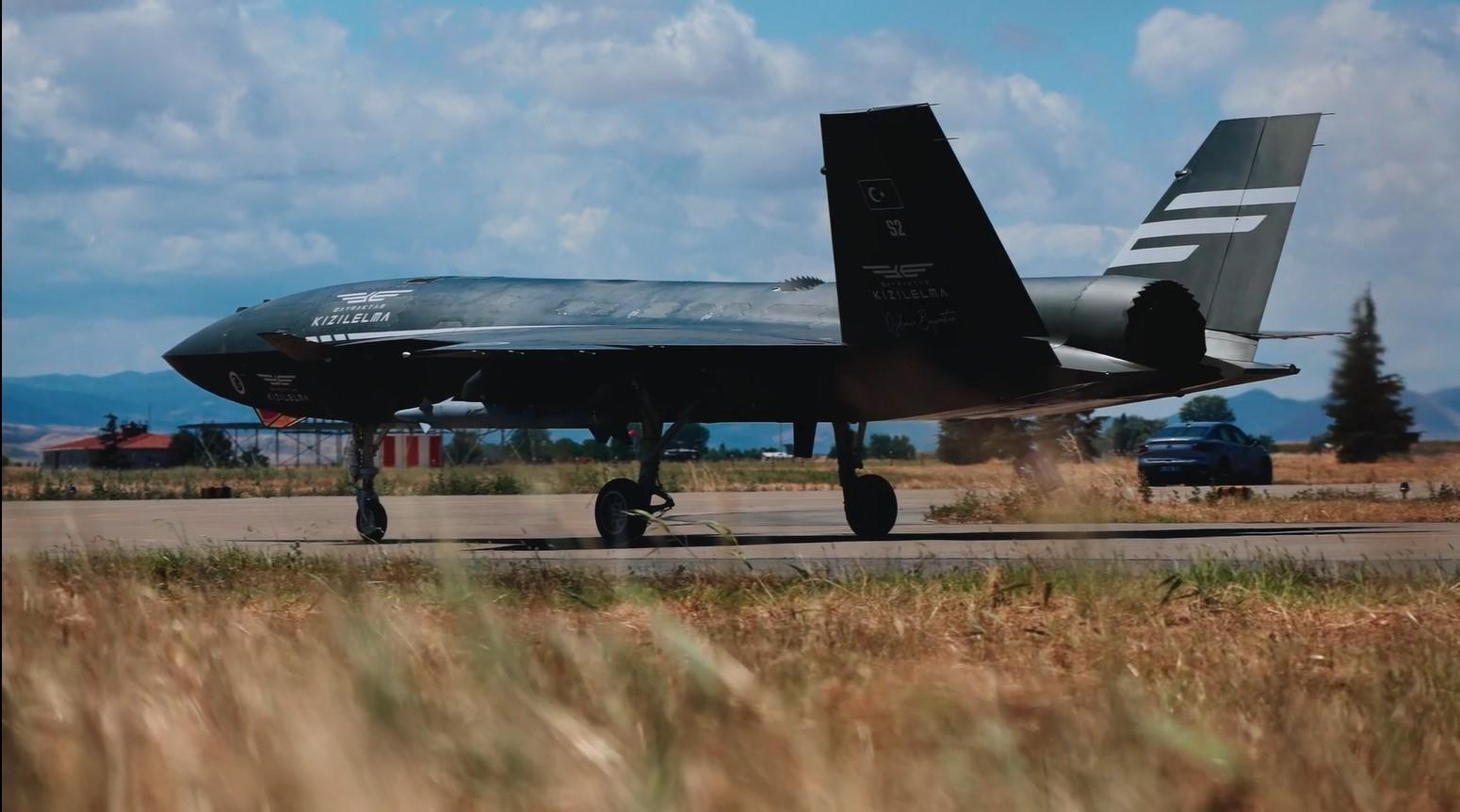 Bayraktar KIZILELMA completes supersonic missile firing test