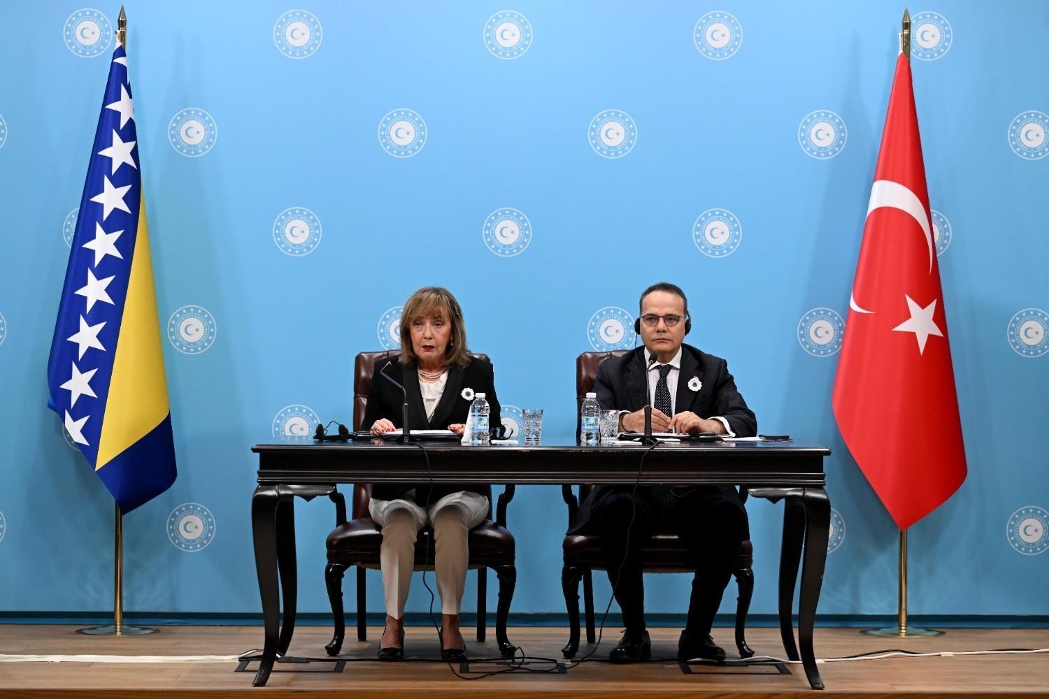 Turkish foreign ministry honors Srebrenica genocide victims