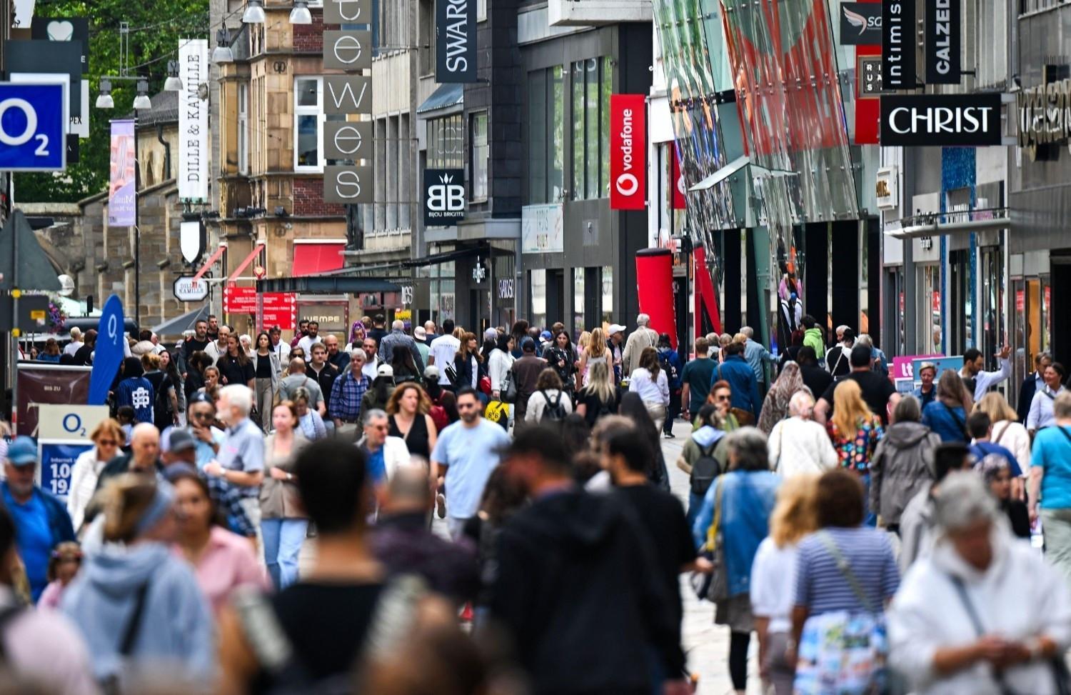 EU population to peak in 2029 before long-term decline