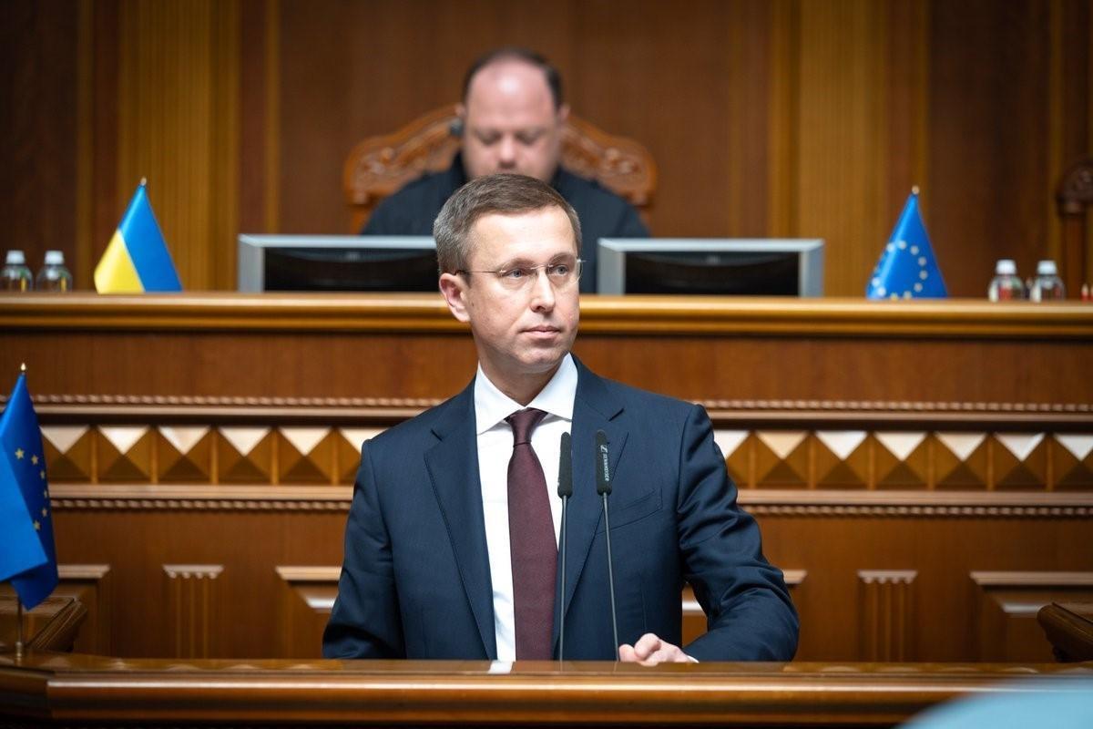 Ukraine’s new PM takes office with a hard winter looming