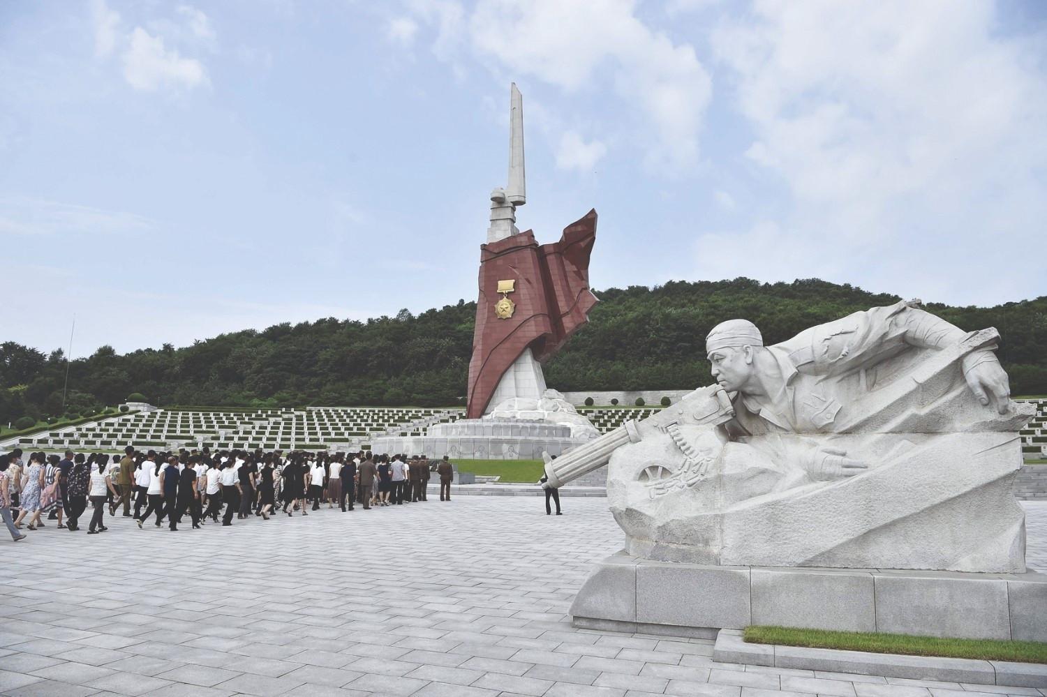 Russia ‘seeks 30,000 extra’ N Korea troops