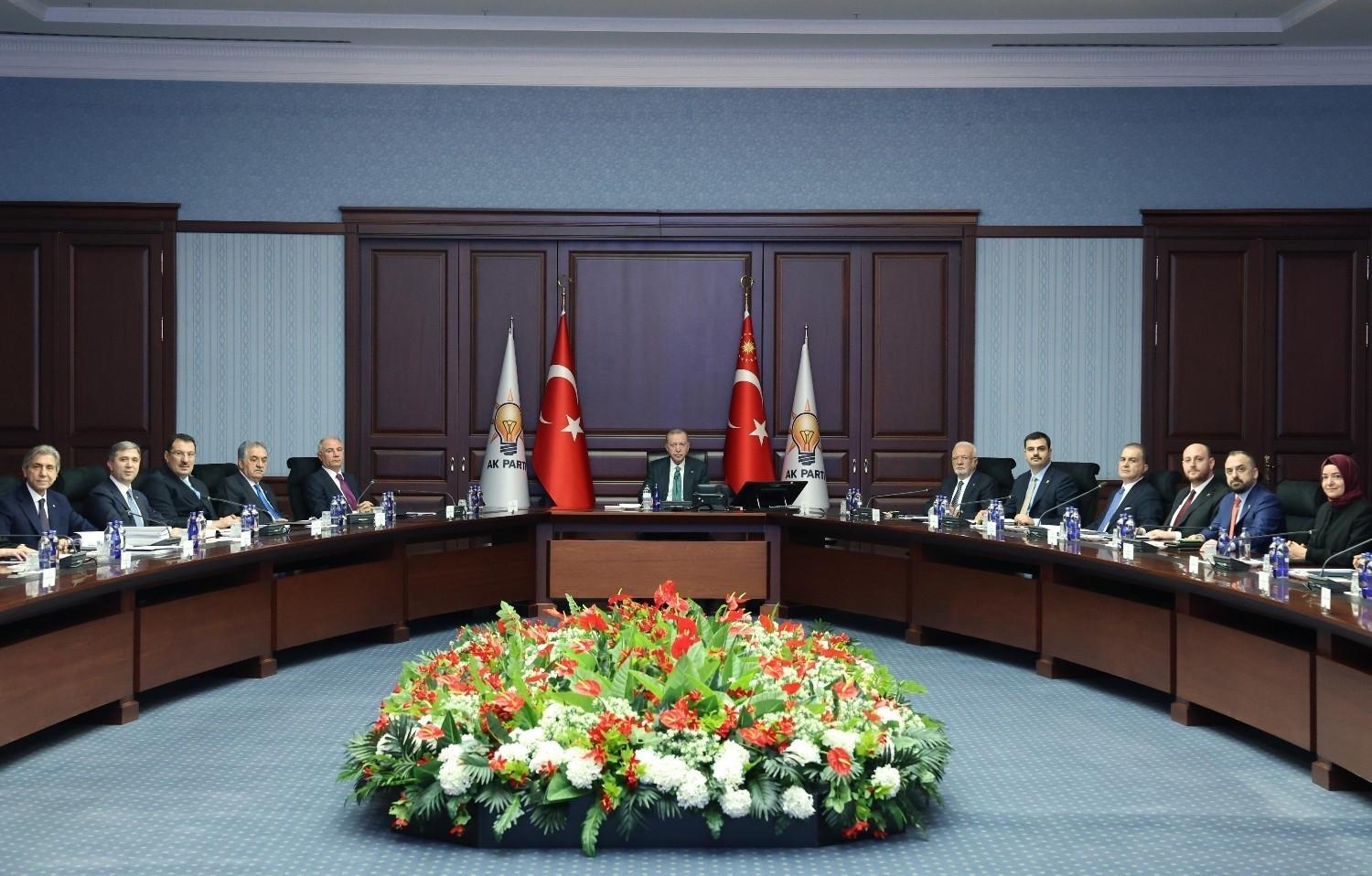 Erdoğan convenes AKP board as anti-terror bill nears parliament