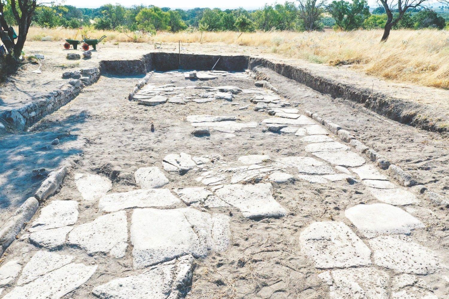 Traces of earthquake that struck Troy discovered