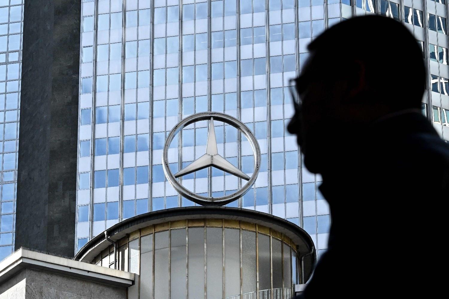 Mercedes-Benz writes off over 700 mln euros on China woes