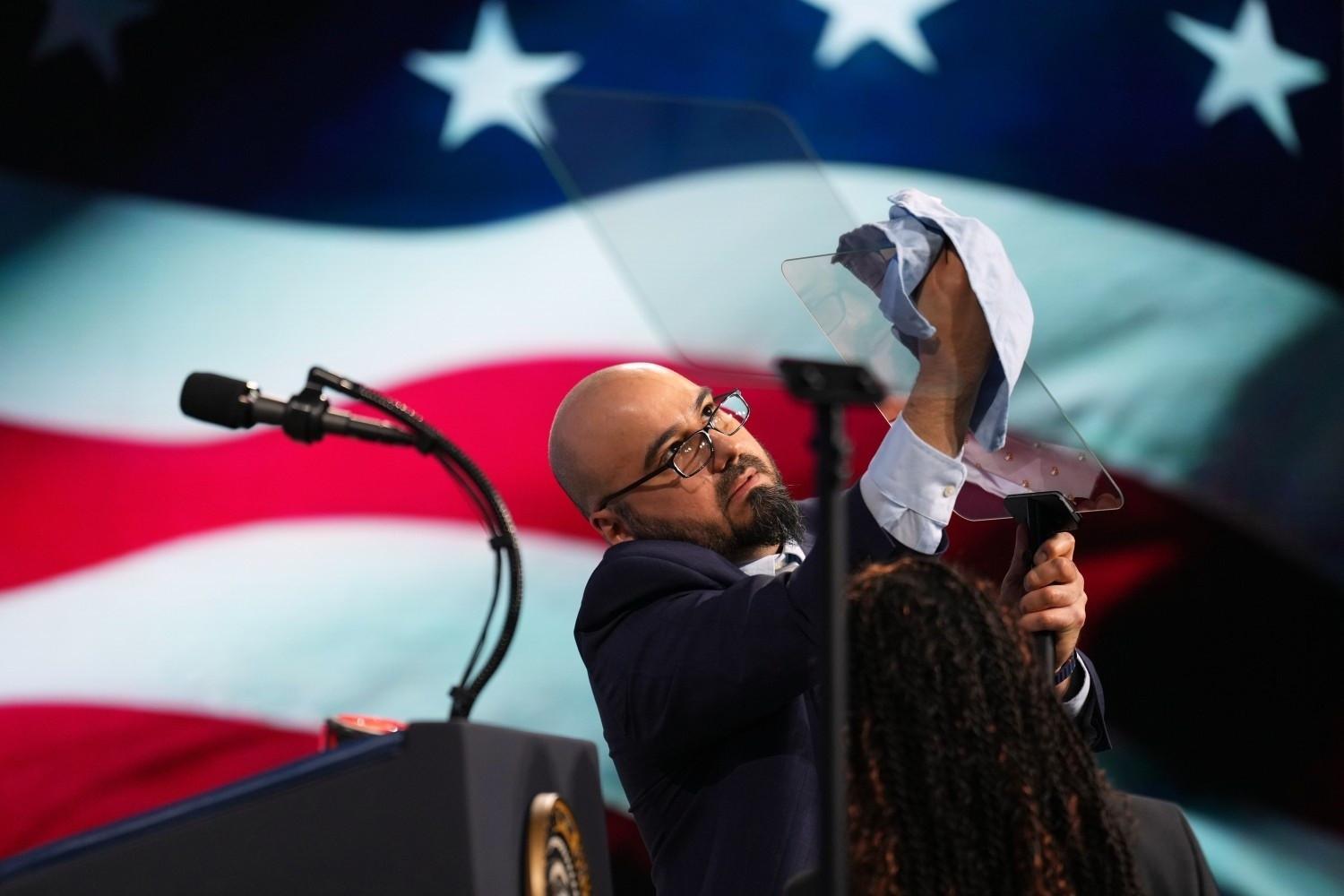 Trump speech bet costs teleprompter operator Job
