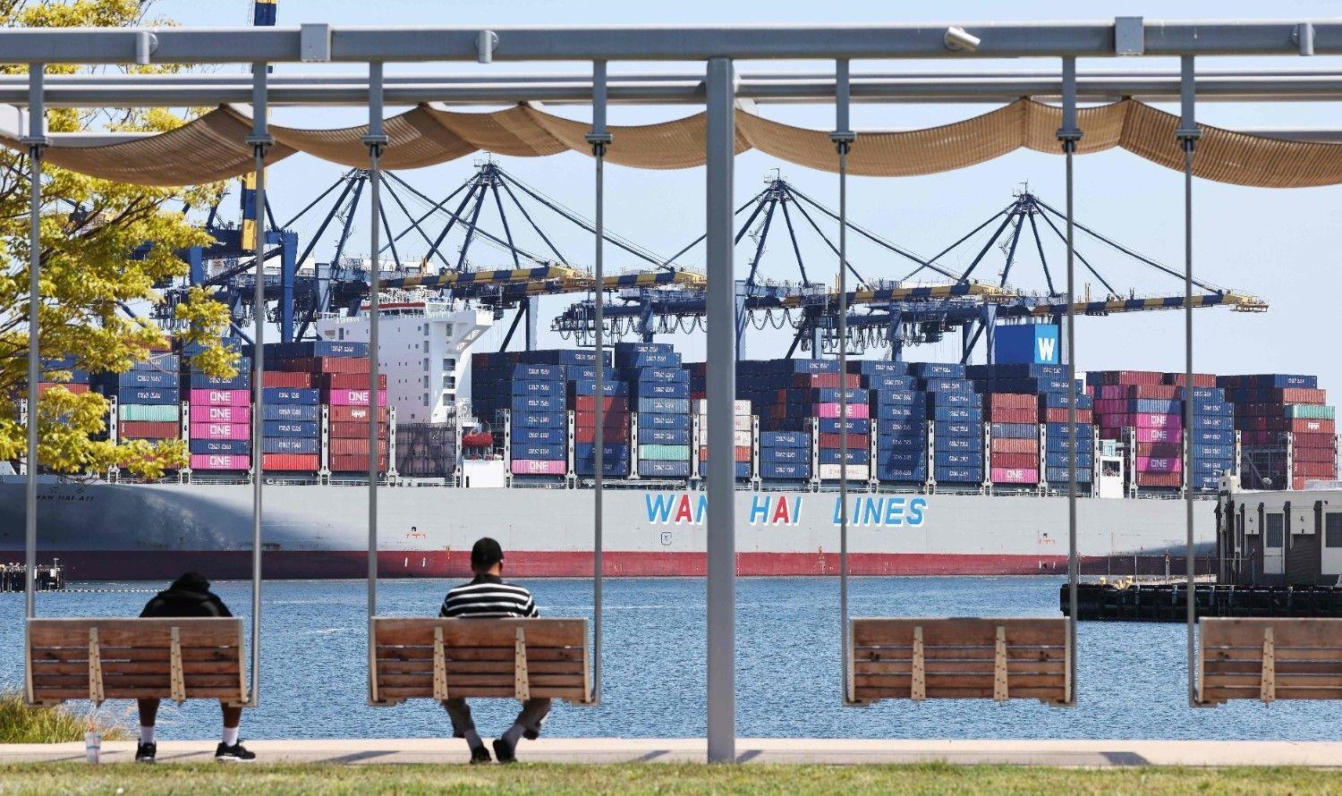 US imposes additional 12.5 percent tariff on Turkish apparel